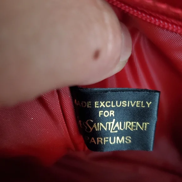 Yves Saint Laurent Parfums Cosmet case. - Picture 5 of 12